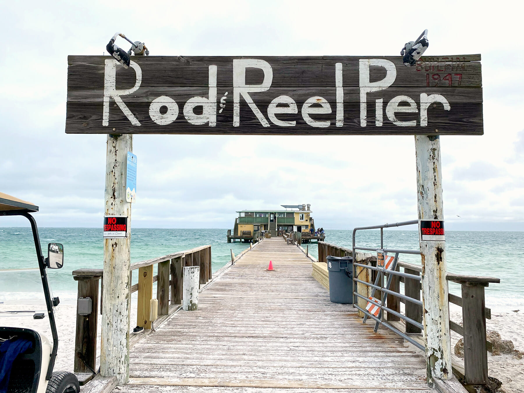 10 of the BEST Restaurants on Anna Maria Island - Somewhere Down South