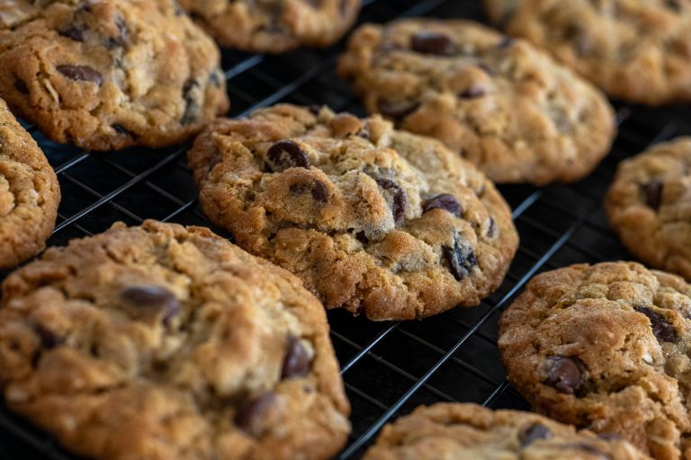 Old-Fashioned Oatmeal Chocolate Chip Cookies